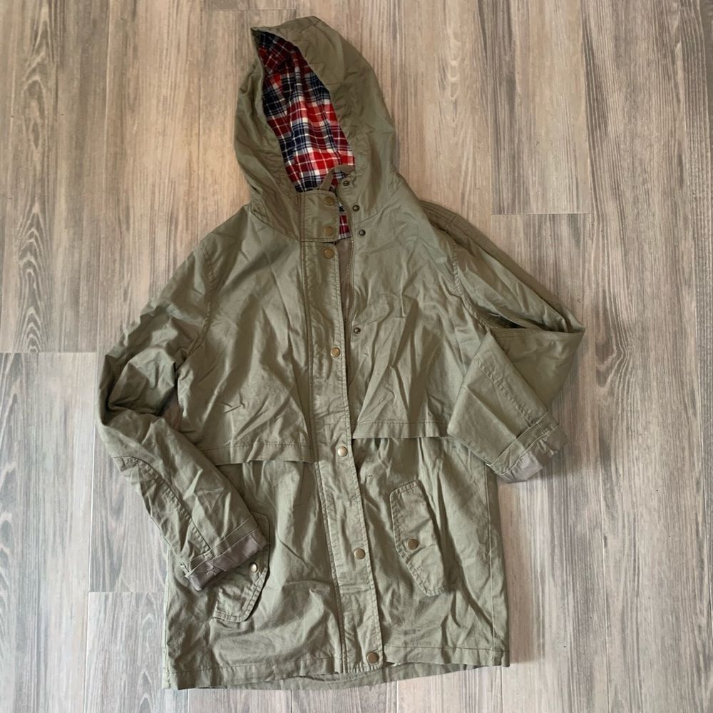 NWOT Olive green lightweight coat size Lg